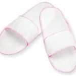 Ciabatte chiuse e aperte monouso in tnt